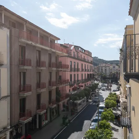 Anfora Romana - Centro Apartment *